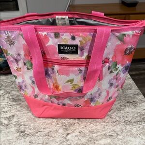 Igloo Pink and White Floral Tote Bag
